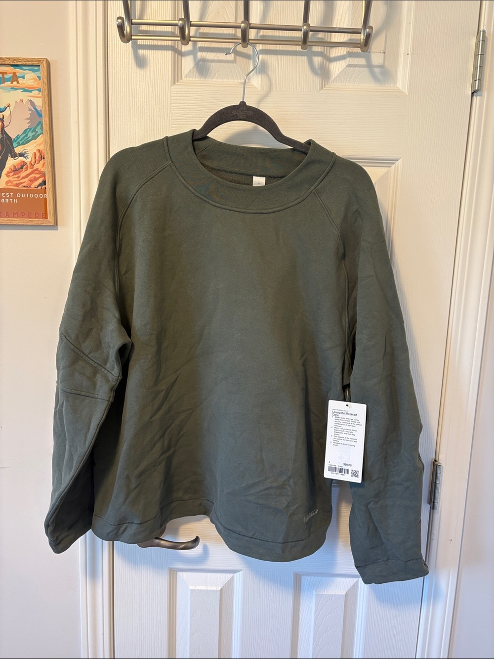Lululemon loungeful crewneck in Olive Green